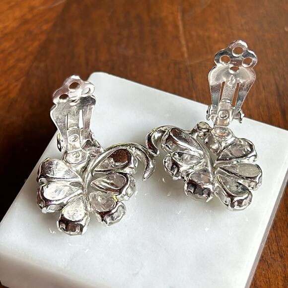 Vintage Signed Weiss Rhinestone Clip On Earrings #220 - Picture 3 of 4